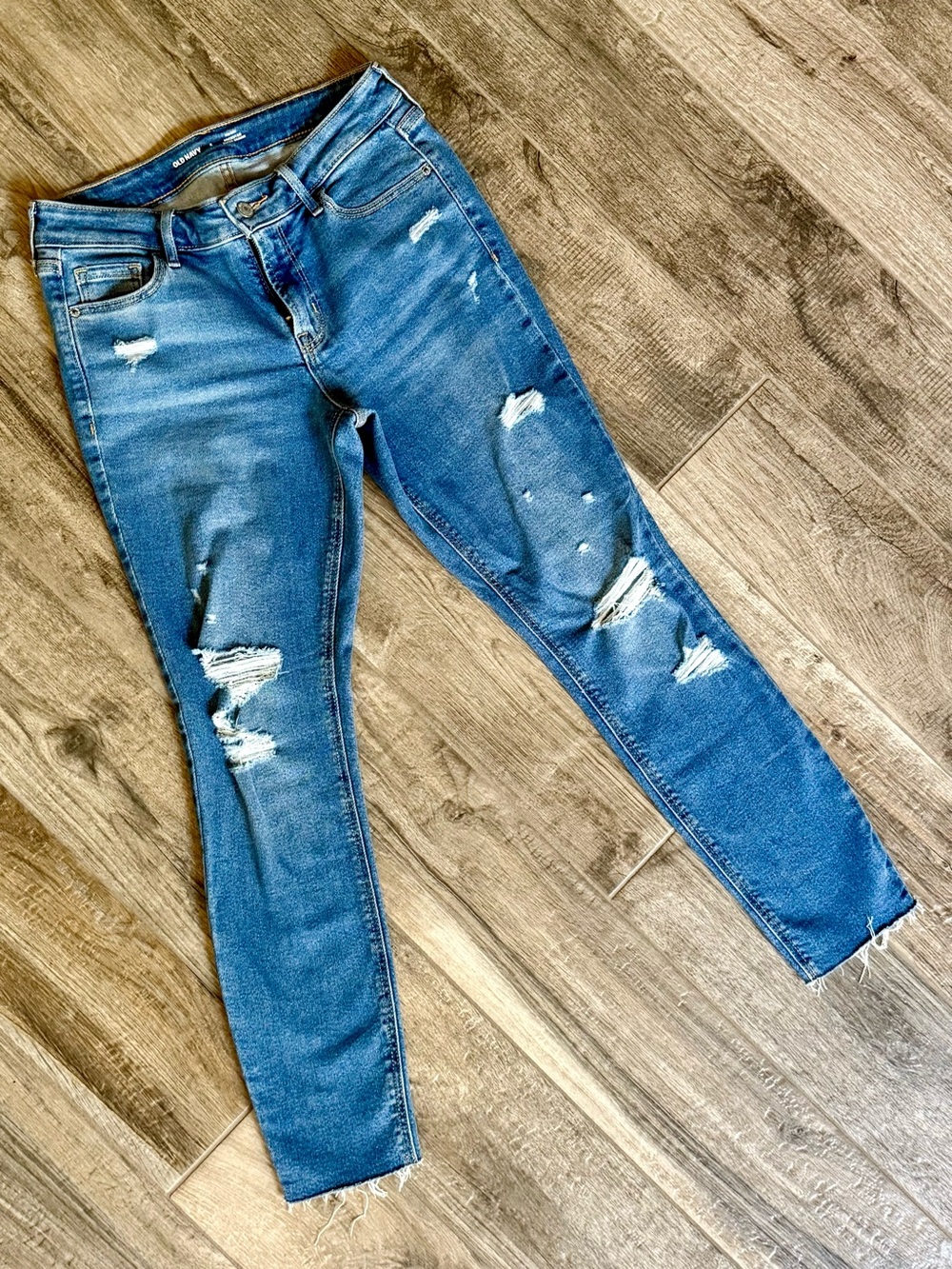Old Navy Women's Mid Rise Skinny Ripped Jeans